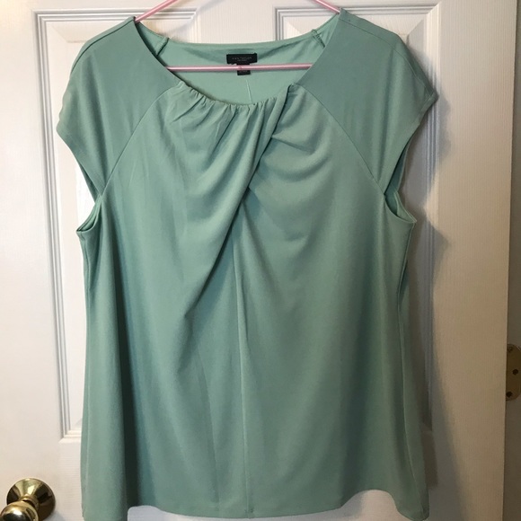 Pleated twist neck top - Picture 3 of 6